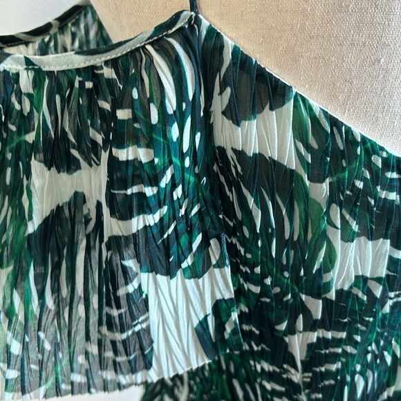 Banana Republic Cold Shoulder Pleated Flounce Top Tropical Palm Leaf Top Sz 4 - Picture 9 of 12